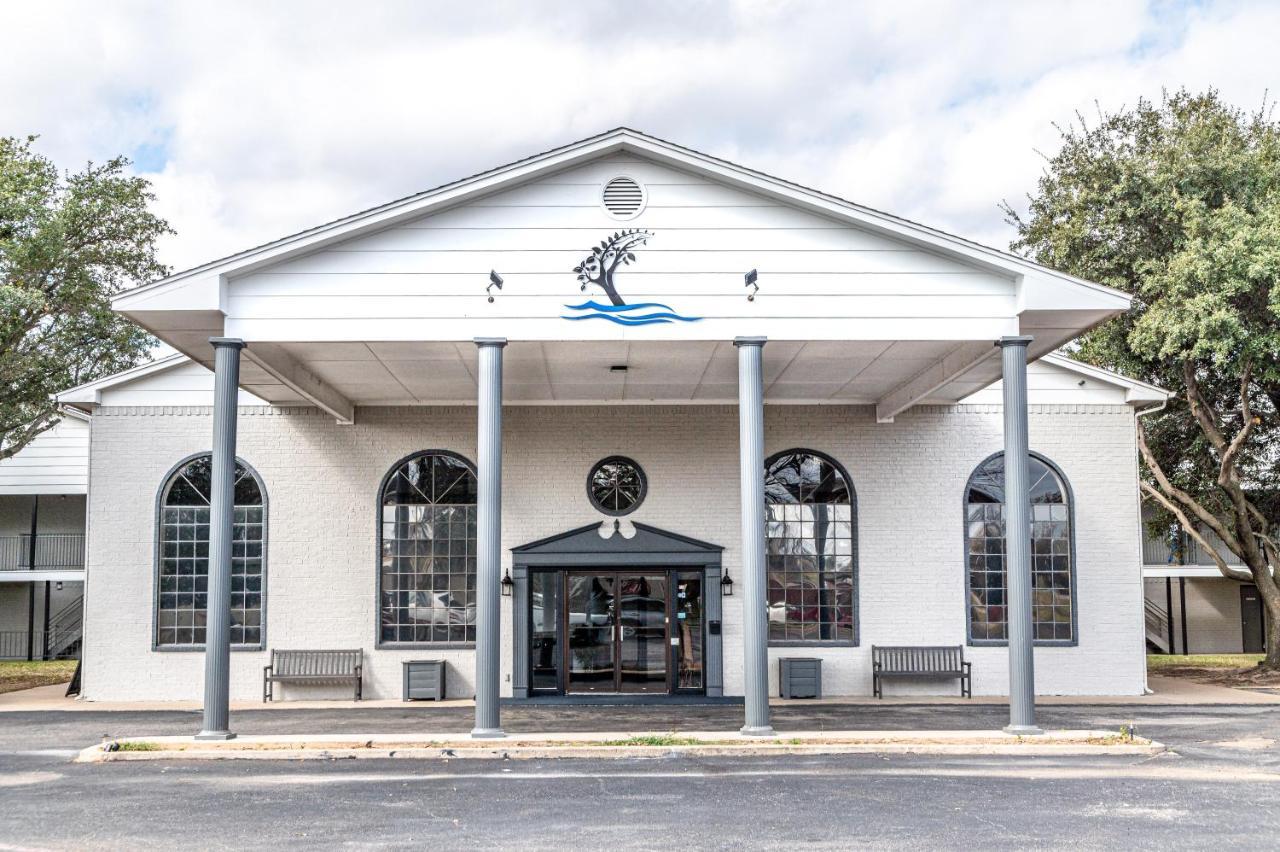 Lake View Inn グランベリー エクステリア 写真